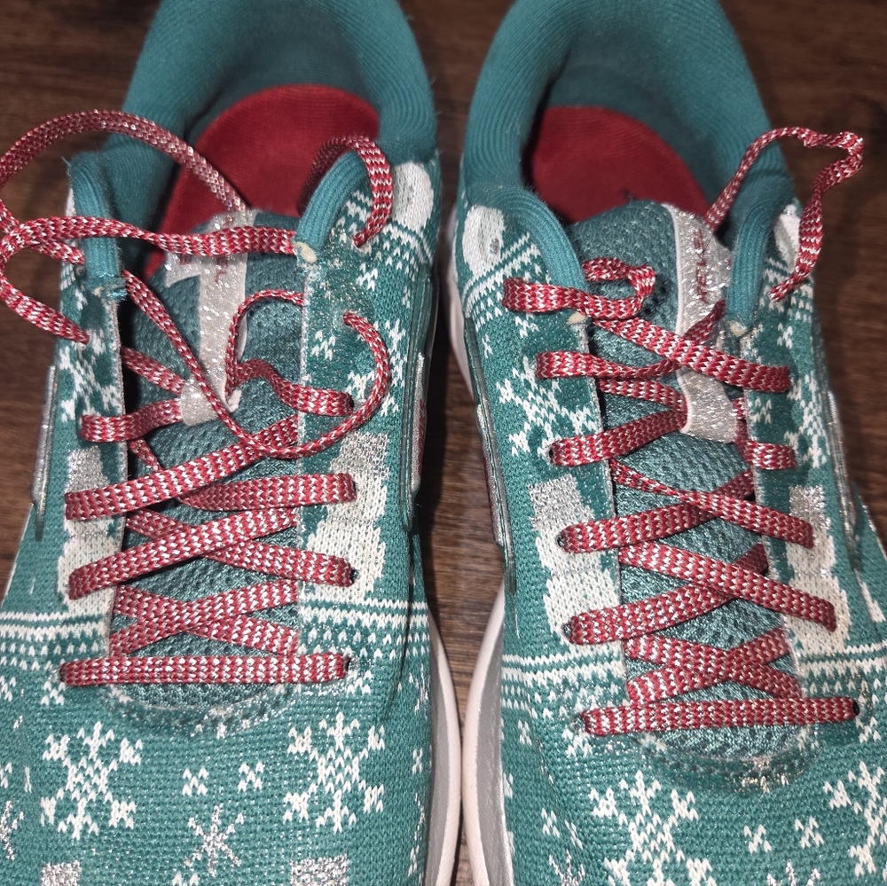 Brooks Women's Revel 3 Running Shoes Green Ugly Christmas Sweater Snowman sz 8.5 - Picture 6 of 9